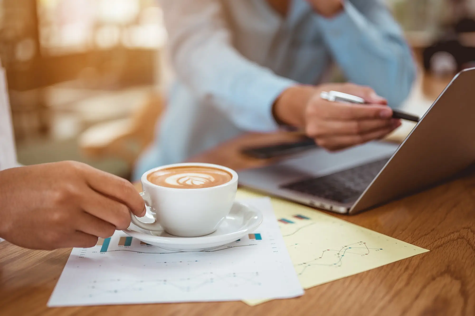 Cómo crear un agente de IA para tu empresa en Colombia